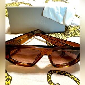 Dezi “Backtrack” sunglasses